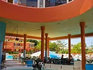 Apartamento Laguna Park 2 *